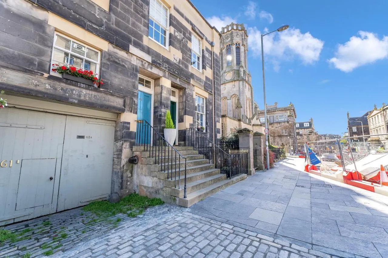 Cosy 1 Bed Main Door Apartment In Lovely Leith, Favourite For Tourists, Relocation, Businesses, Long Stays Welcome Edinburgh