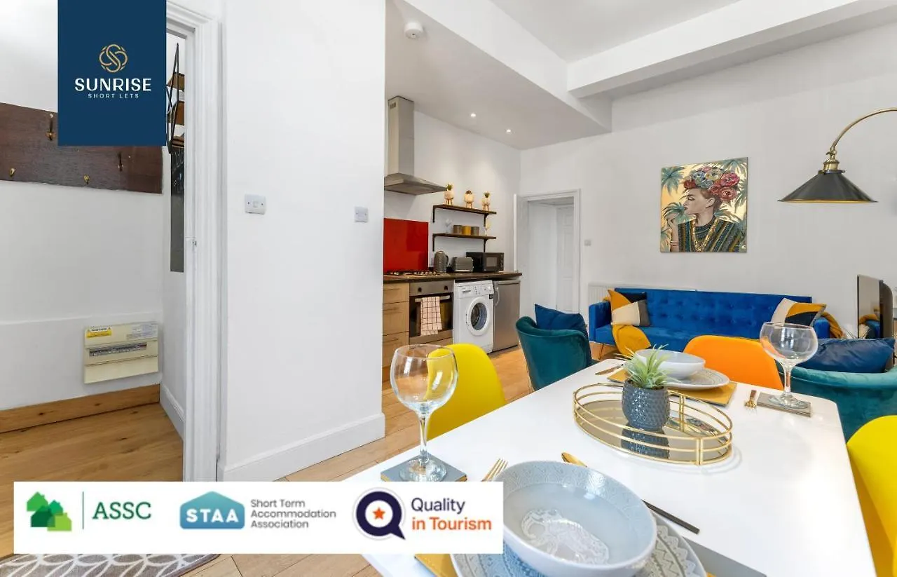 Cosy 1 Bed Main Door Apartment In Lovely Leith, Favourite For Tourists, Relocation, Businesses, Long Stays Welcome Edinburgh